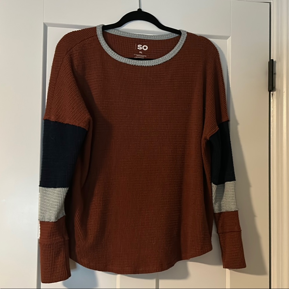 SO Women’s Sweater in Rust and Navy with Gray Accents